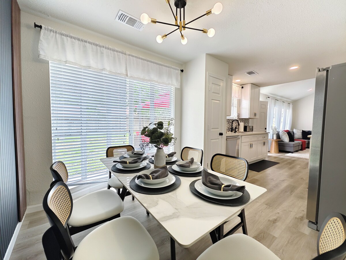 Photo 36 of H-Town Hideout :King Suite, 4 bedrooms close to attractions and restaurants