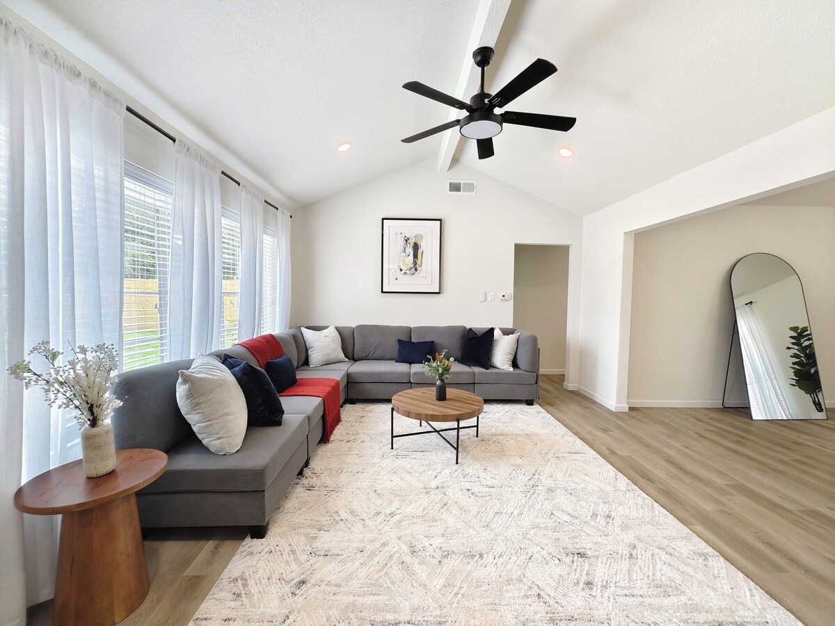 Photo 28 of H-Town Hideout :King Suite, 4 bedrooms close to attractions and restaurants