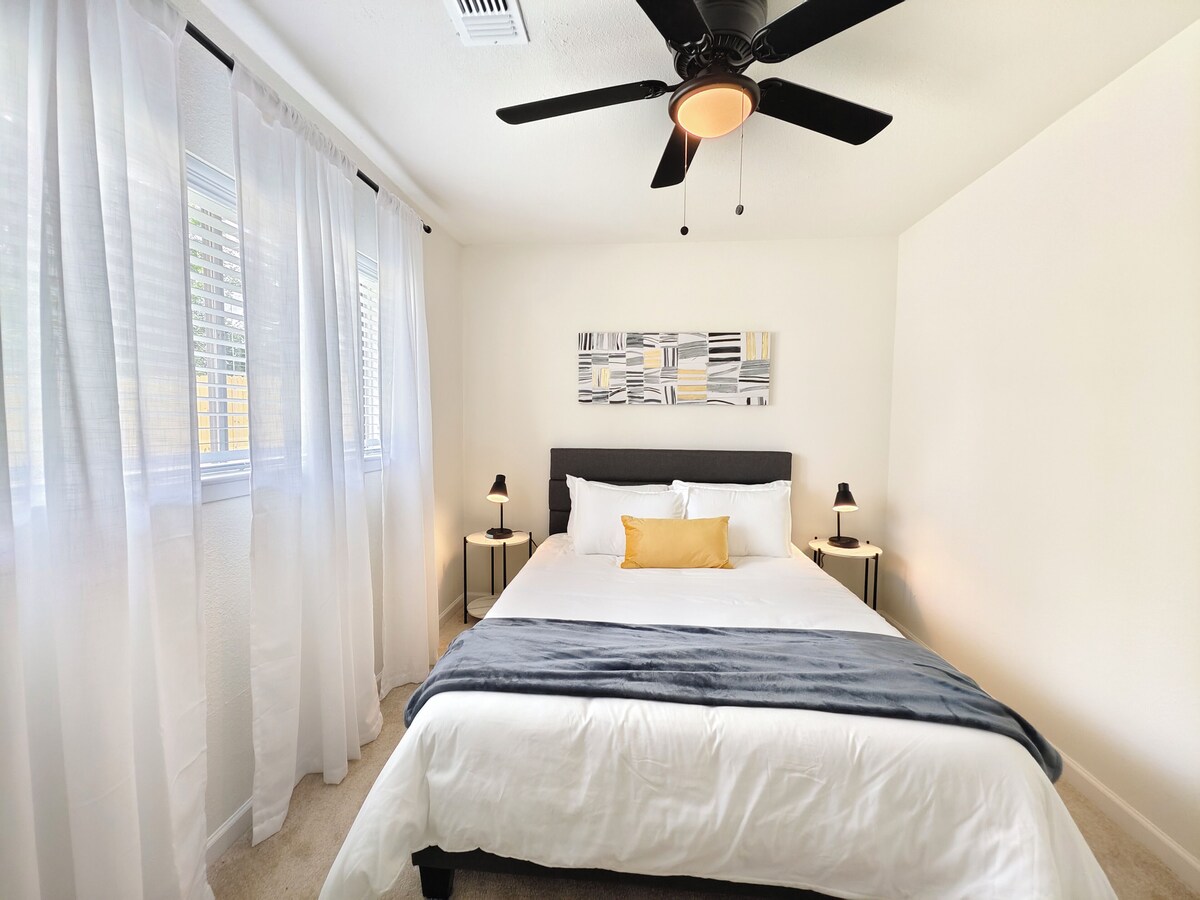 Photo 15 of H-Town Hideout :King Suite, 4 bedrooms close to attractions and restaurants