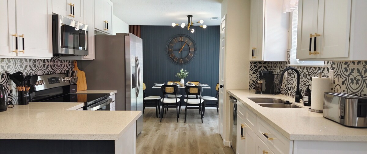 Photo 47 of H-Town Hideout :King Suite, 4 bedrooms close to attractions and restaurants