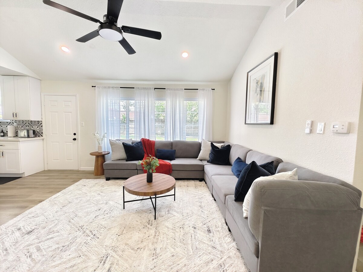 Photo 30 of H-Town Hideout :King Suite, 4 bedrooms close to attractions and restaurants