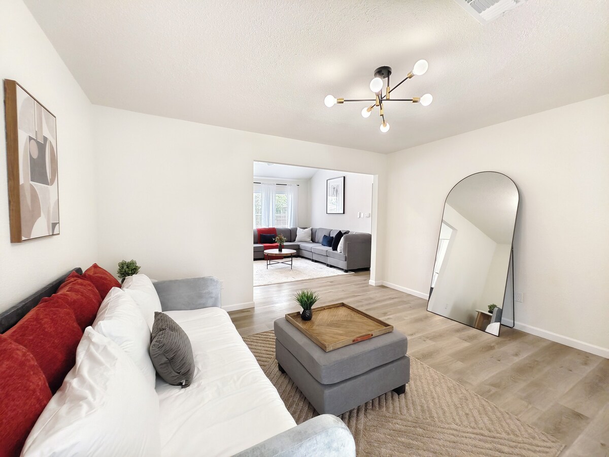 Photo 32 of H-Town Hideout :King Suite, 4 bedrooms close to attractions and restaurants