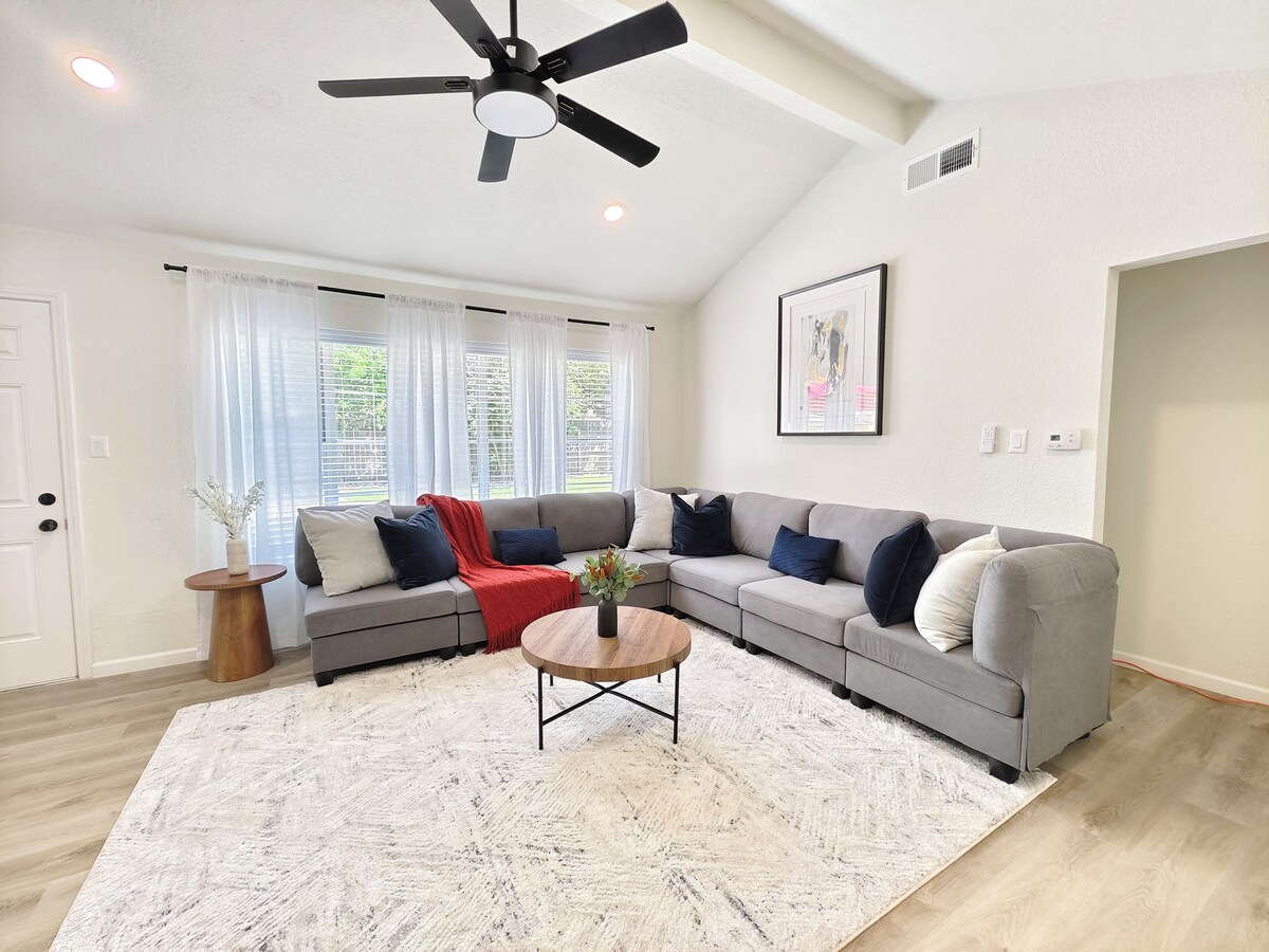 Photo 31 of H-Town Hideout :King Suite, 4 bedrooms close to attractions and restaurants