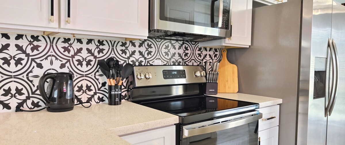 Photo 43 of H-Town Hideout :King Suite, 4 bedrooms close to attractions and restaurants