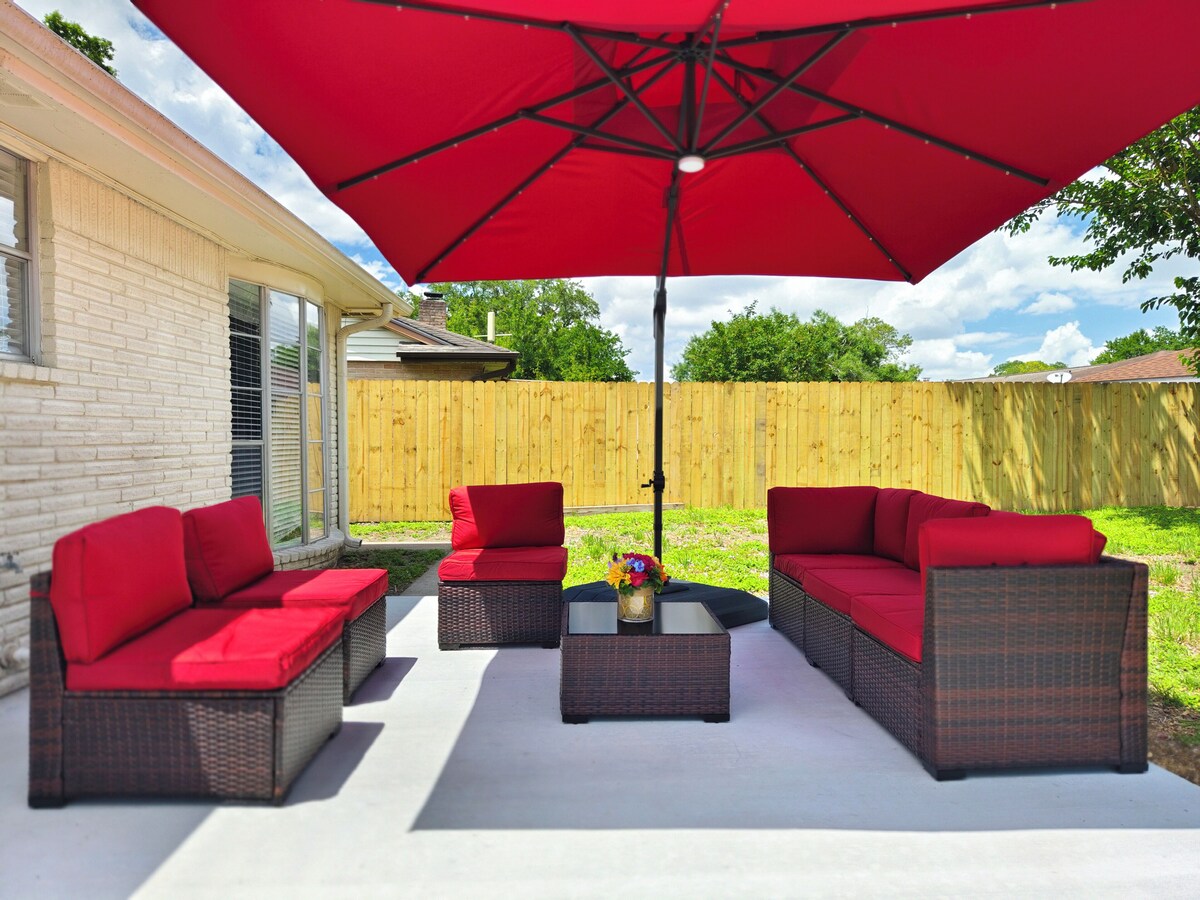 Photo 53 of H-Town Hideout :King Suite, 4 bedrooms close to attractions and restaurants