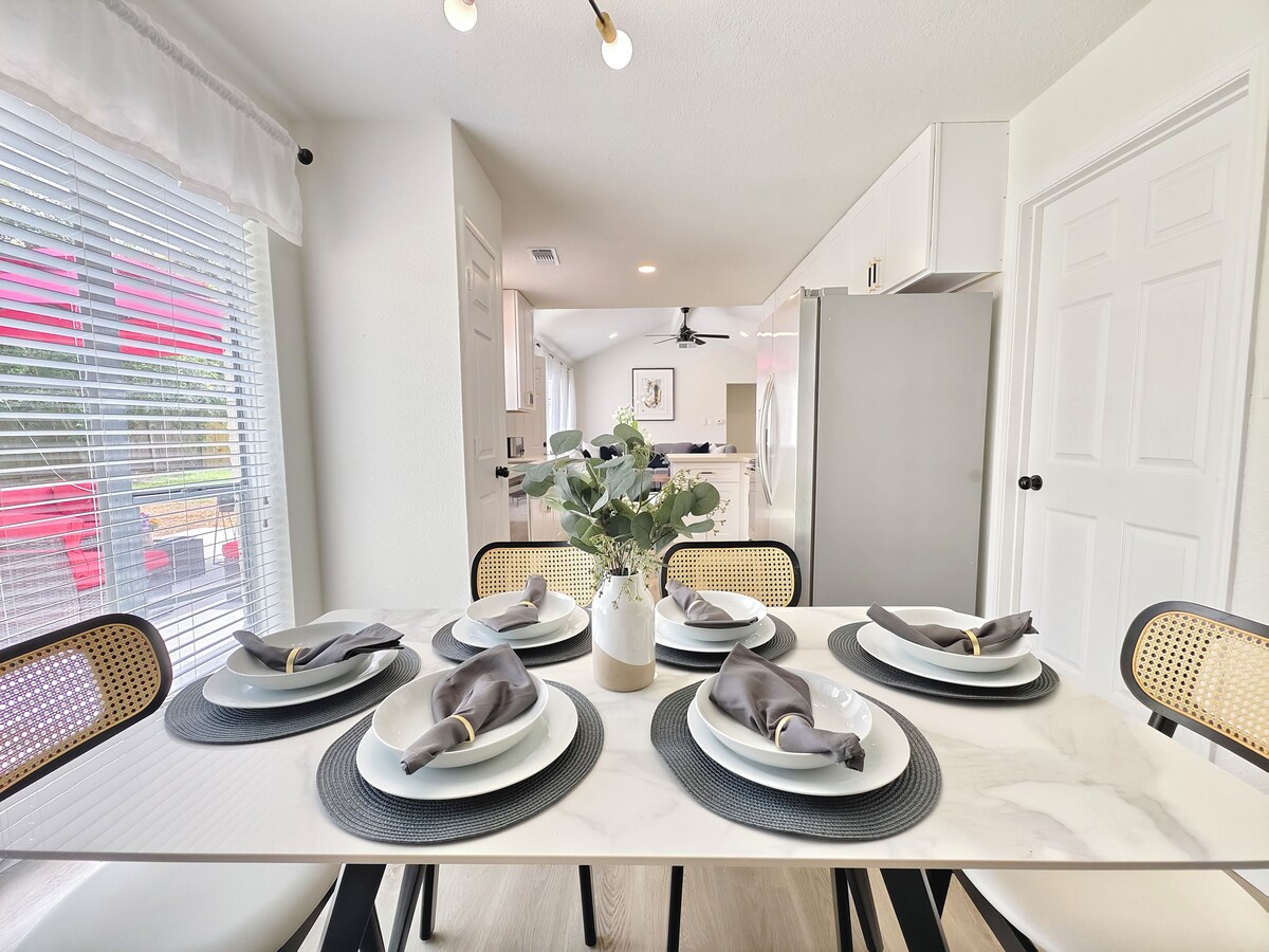 Photo 35 of H-Town Hideout :King Suite, 4 bedrooms close to attractions and restaurants