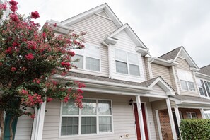 Exterior - Louisburg Landing - Charming 3-bedroom townhome [Monthly Discount Available!] (Raleigh)