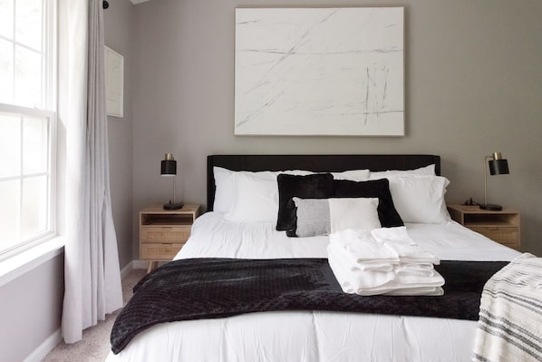 3 bedrooms, iron/ironing board, WiFi, bed sheets