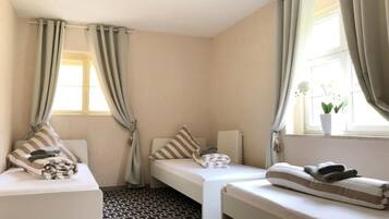 2 slaapkamers, een strijkplank/strijkijzer, wifi, beddengoed