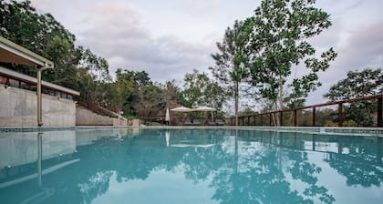 Bushbaby Valley Lodge