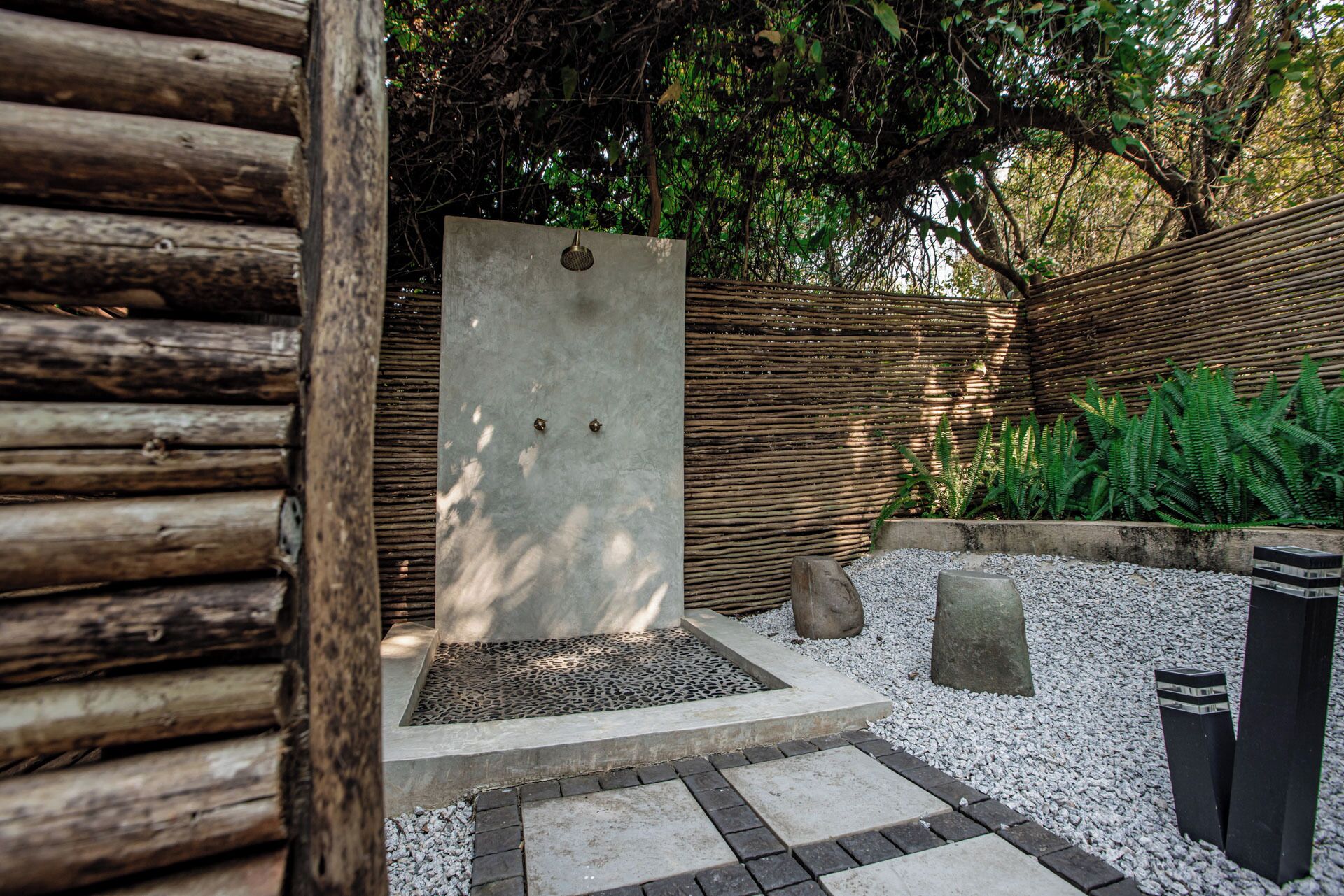 Executive Suite, Garden View | Bathroom shower