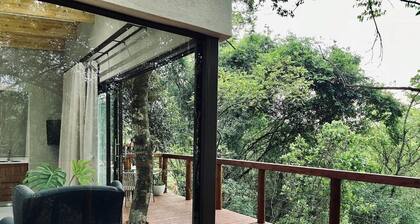 Bushbaby Valley Lodge