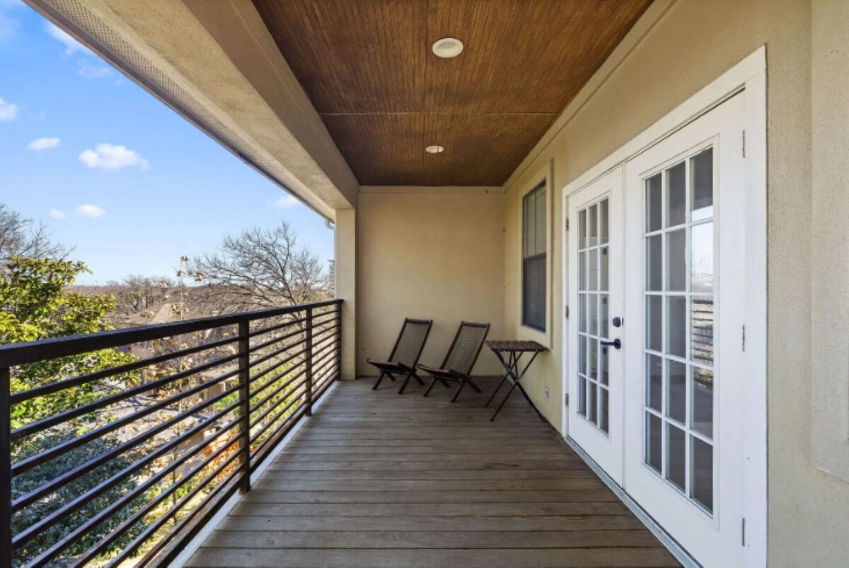 Photo 18 of Spacious 4-bedroom house 1 block to Lady Bird Lake in DT Austin w/ Fitness room.