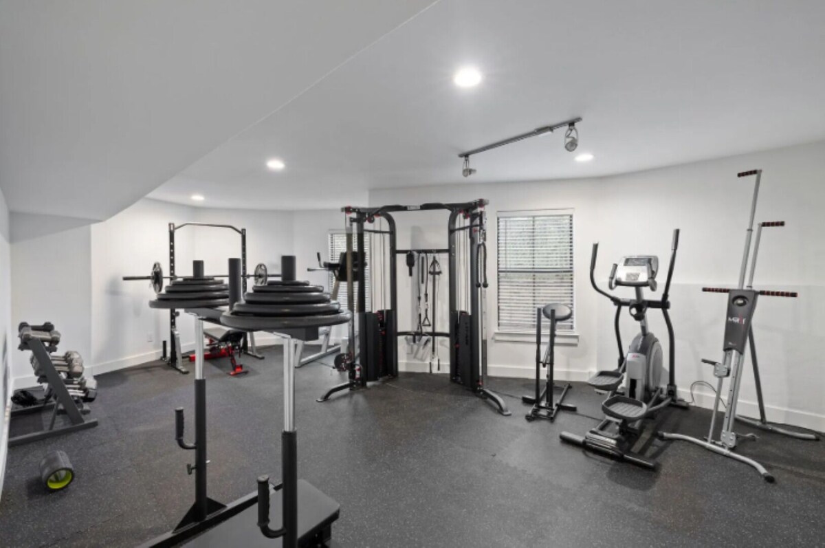 Photo 30 of Spacious 4-bedroom house 1 block to Lady Bird Lake in DT Austin w/ Fitness room.