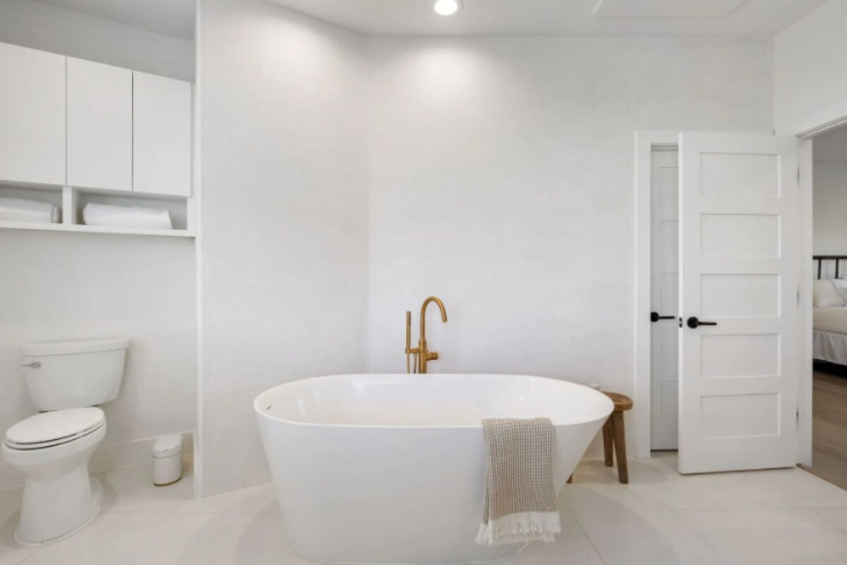Photo 23 of Spacious 4-bedroom house 1 block to Lady Bird Lake in DT Austin w/ Fitness room.