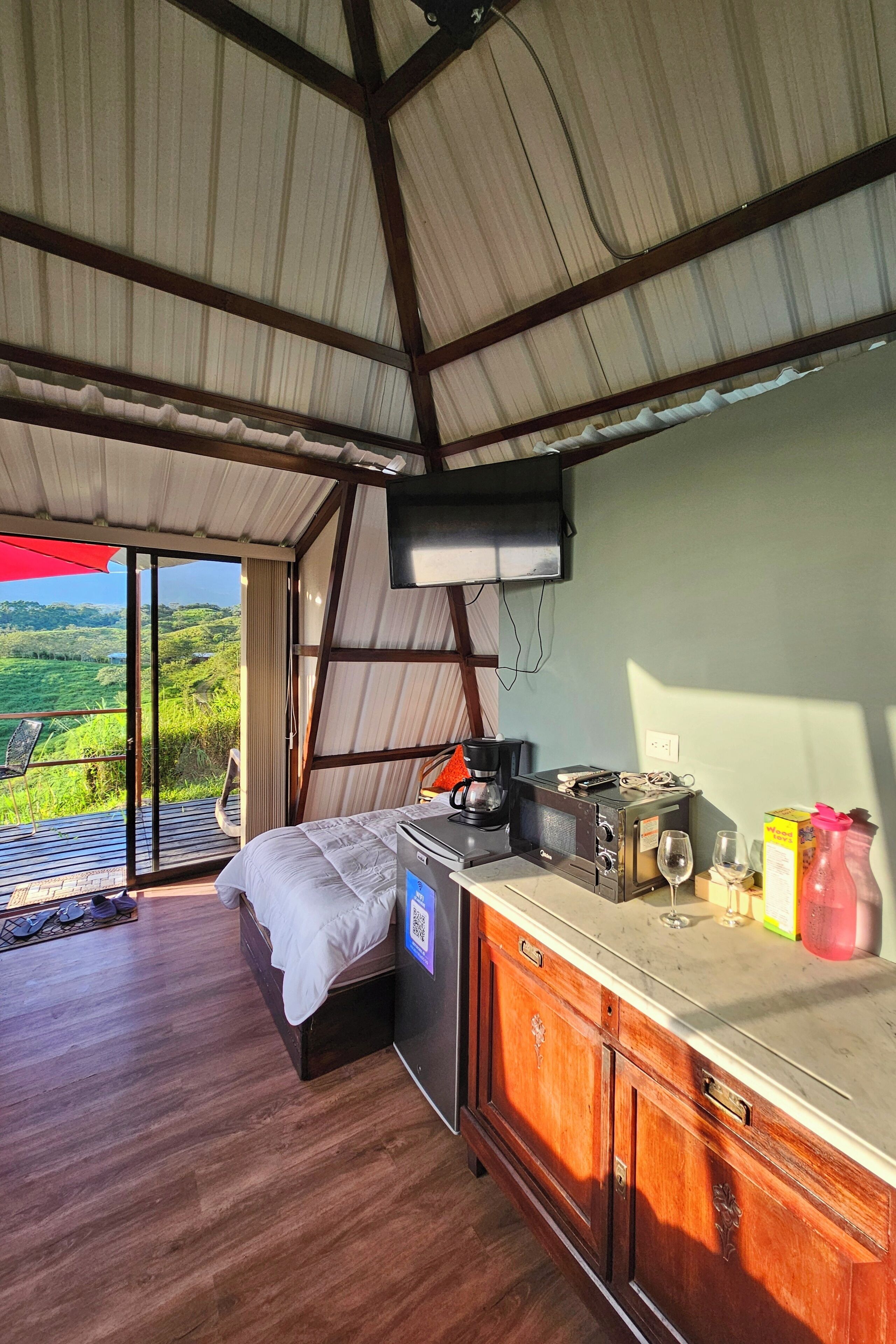 5 chambres, bureau, Wi-Fi, draps fournis