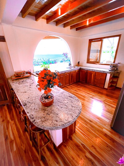 Elegant and Luxurious 1-bedroom with Stunning Ocean-View and Flower Gardens.