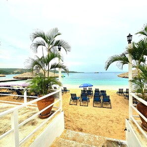 Private beach nearby, beach cabanas, sun loungers, beach umbrellas - Sun Oasis Puerto Seco Beach Inclusive (Discovery Bay)