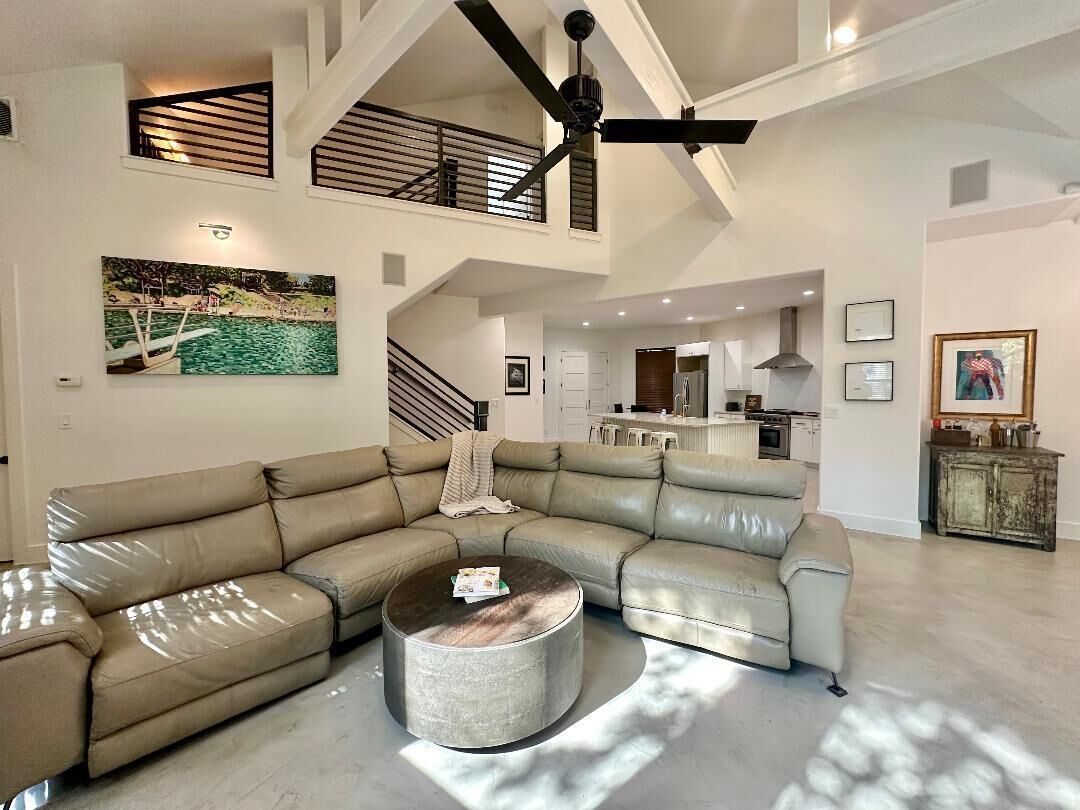 4-bedroom house in Austin 1 mile to Lady Bird Lake and DT w/ WiFi and Gym 