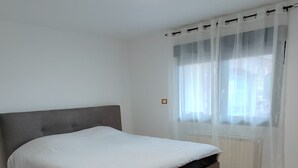 Unclassified image, 4 of 8, button - Appartement Spacieux 75m2 (L' Hôpital)