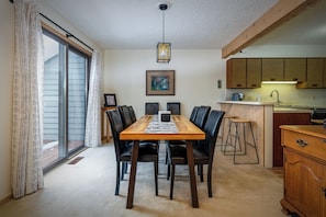 Dining - Charming Condo for Sun or Snow
Near Lake Michigan & Ski Resorts
3 King, 1 Queen  (Harbor Springs)