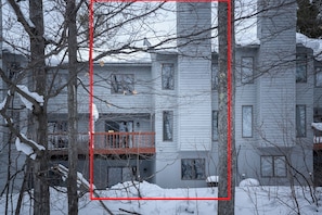 Exterior - Charming Condo for Sun or Snow
Near Lake Michigan & Ski Resorts
3 King, 1 Queen  (Harbor Springs)