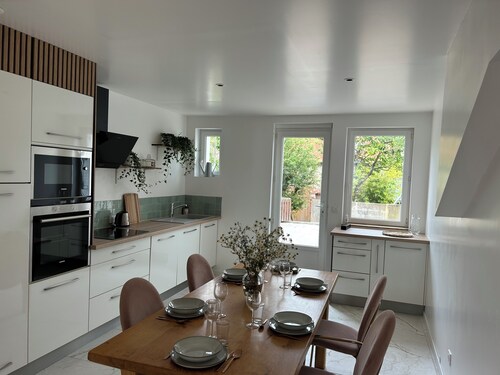 Appartement Lumineux et Calme Avec Terrasse et Jardin Dans Centre Ville de Vire