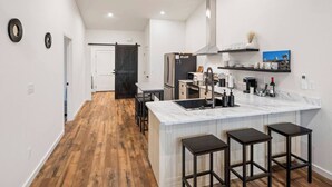 Coffee/tea maker, fridge, microwave, oven - Pet-Friendly Modern 2BR Duplex in Polson – Walk to Flathead Lake & EV Charging (Polson)