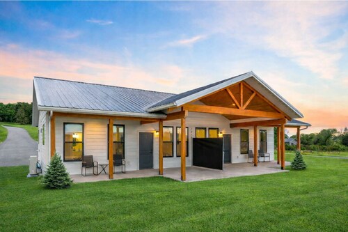 Glacier Goat Haven- Modern Retreat & Duel-Ensuites