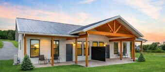 Pet-Friendly Modern 2BR Duplex in Polson – Walk to Flathead Lake & EV Charging