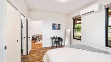 2 chambres, fer et planche à repasser, Wi-Fi, draps fournis