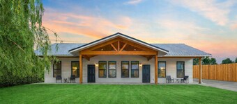 Wolf-Themed Montana Duplex: Cozy 2BR Getaway with Fireplace & WiFi