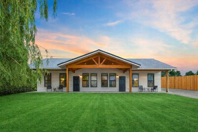 Wolf-Themed Montana Duplex: Cozy 2BR Getaway with Fireplace & WiFi