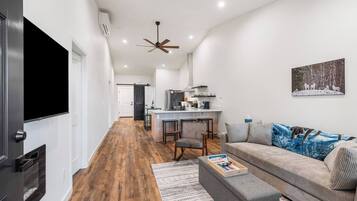 Télévision, cheminée