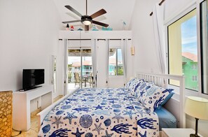 2 quartos, cofres nos quartos, ferros/tábuas de passar roupa, Wi-Fi