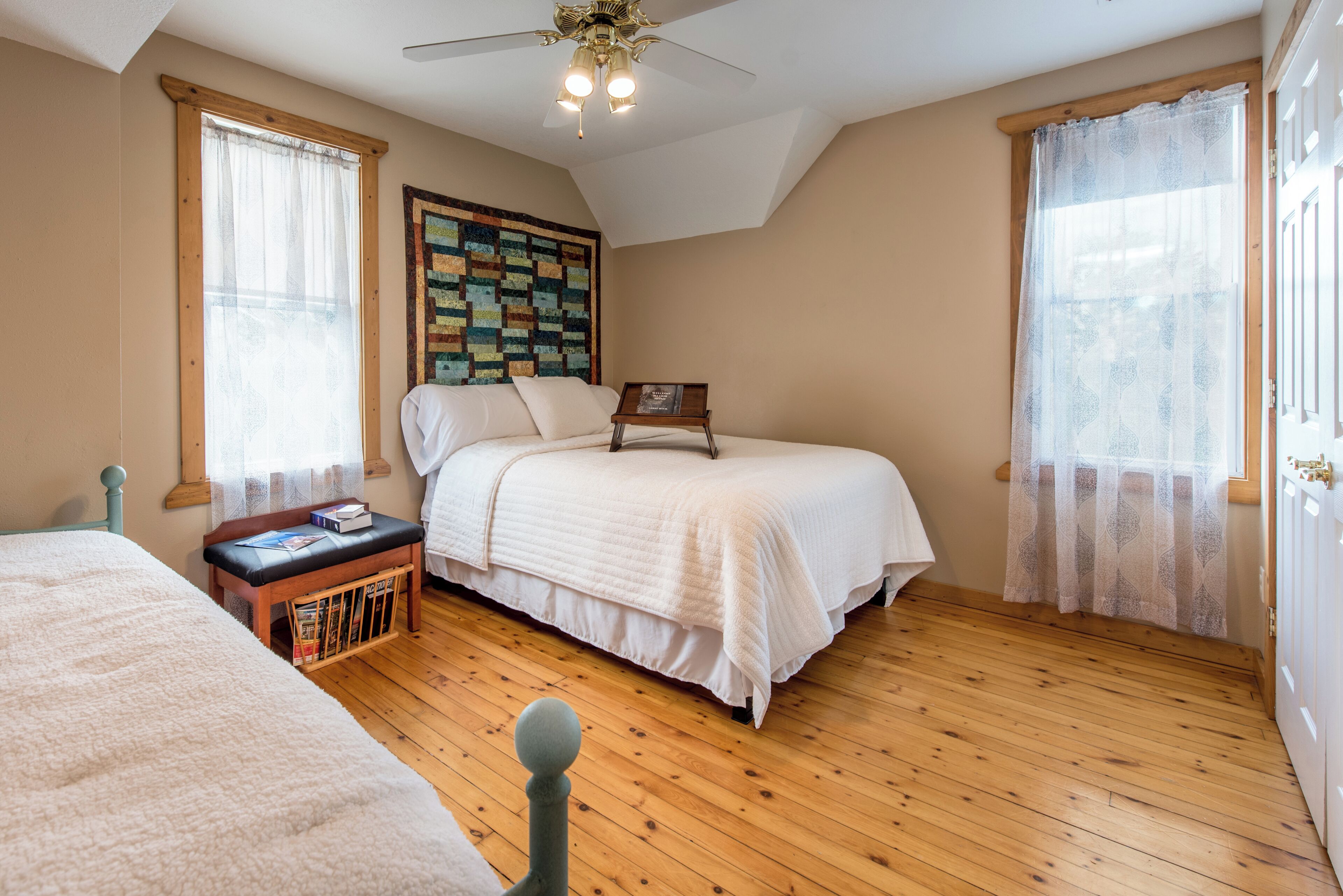 4 soverom, strykejern/-brett, reiseseng for barn og wi-fi (inkludert)