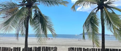 Beach nearby, sun-loungers, beach towels