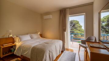 4 chambres, bureau, Wi-Fi, draps fournis