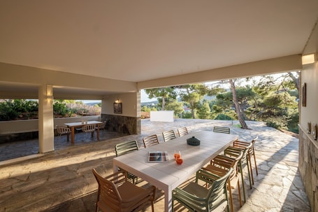 Outdoor dining. Villa Elisa 6ppl Poseidon Temple & Sea View, Sounio