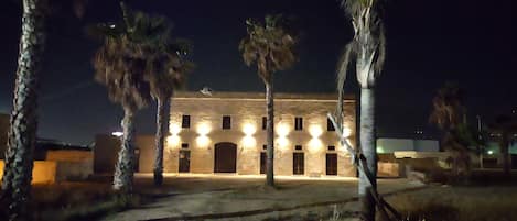 Esterni