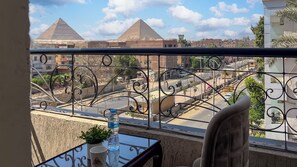 Chambre Triple Royale | Terrasse/Patio