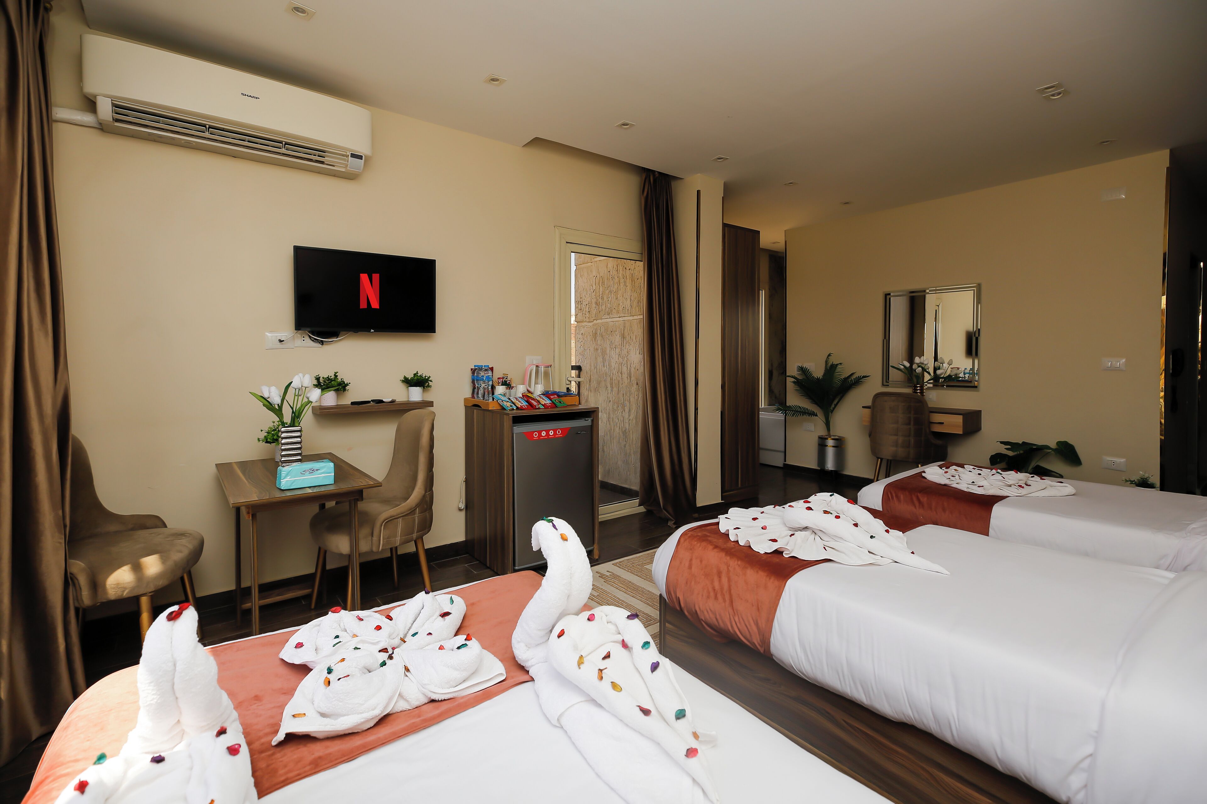 Chambre Triple Confort | Décoration personnalisée, ameublement personnalisé