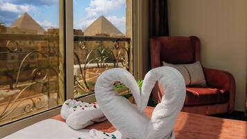 Royal Triple Room | 1 bedroom, individually decorated, individually furnished, soundproofing