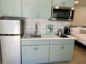Fridge, microwave, stovetop, coffee/tea maker - Cozy apartment with WiFi and AC in charming El Cajon San Diego (El Cajon)