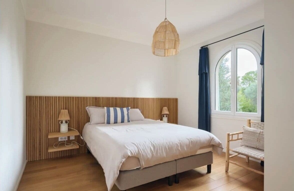 6 bedrooms, iron/ironing board, travel crib, free WiFi