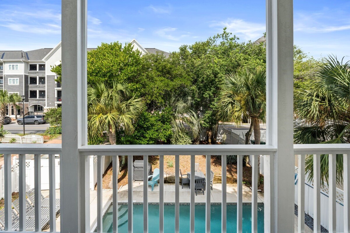Photo 39 of Sandy at the Beach: Pet-friendly 3-bedroom home with private pool in Destin's Crystal Beach.