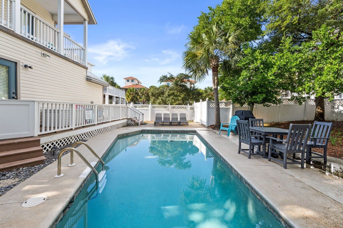 Photo 55 of Sandy at the Beach: Pet-friendly 3-bedroom home with private pool in Destin's Crystal Beach.
