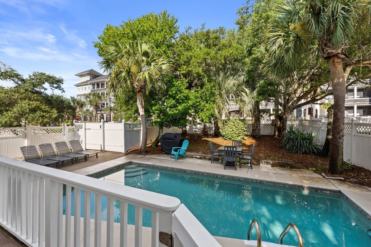 Photo 57 of Sandy at the Beach: Pet-friendly 3-bedroom home with private pool in Destin's Crystal Beach.