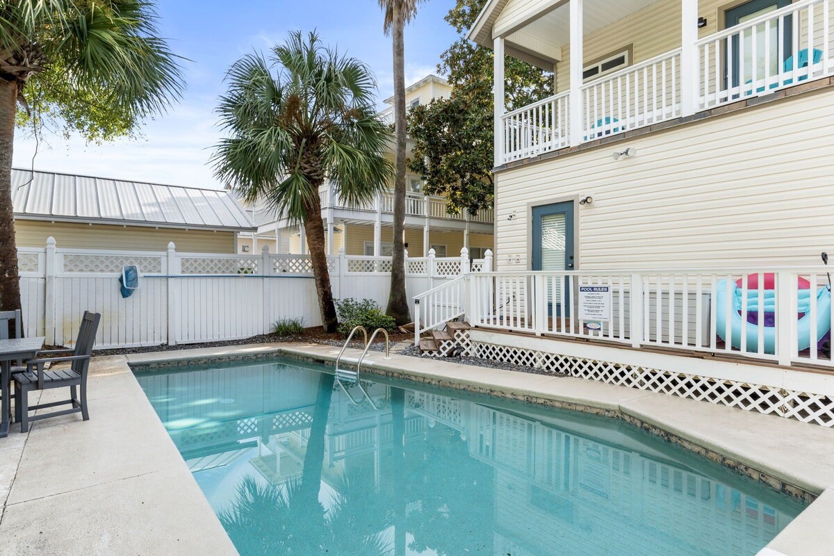 Photo 54 of Sandy at the Beach: Pet-friendly 3-bedroom home with private pool in Destin's Crystal Beach.