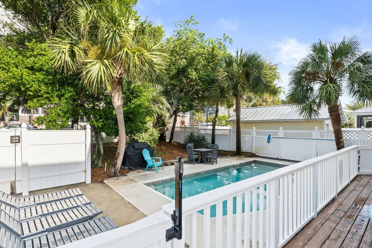 Photo 52 of Sandy at the Beach: Pet-friendly 3-bedroom home with private pool in Destin's Crystal Beach.
